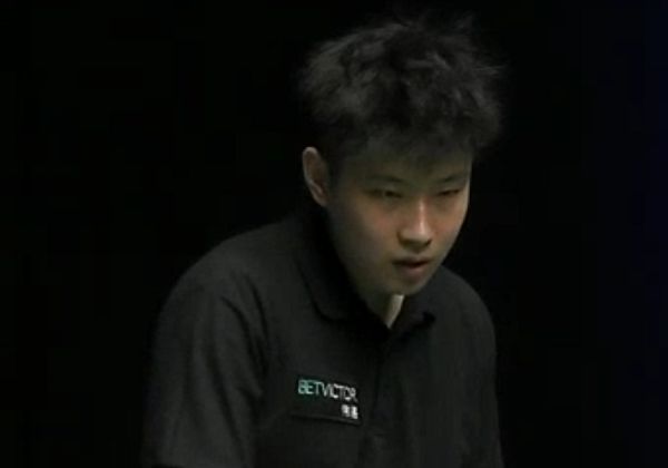 世体：巴萨方面正在研究法律漏洞，以将罗克卖给帕尔梅拉斯.